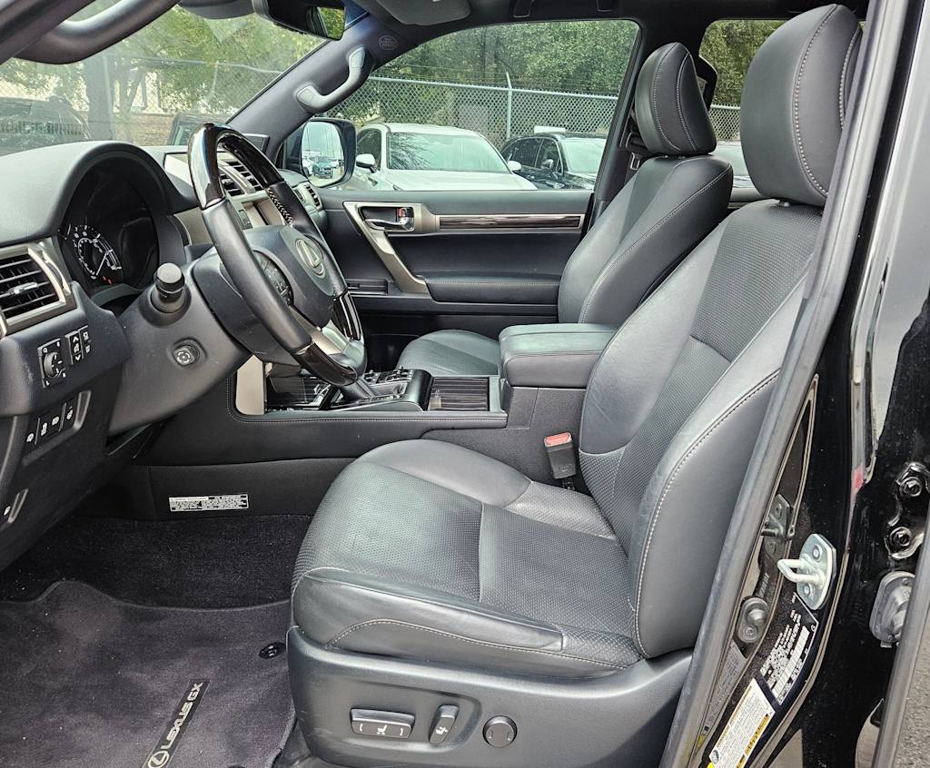 Thumbnail: 2021 Lexus GX - 10