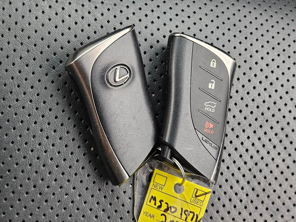 Thumbnail: 2021 Lexus GX - 18