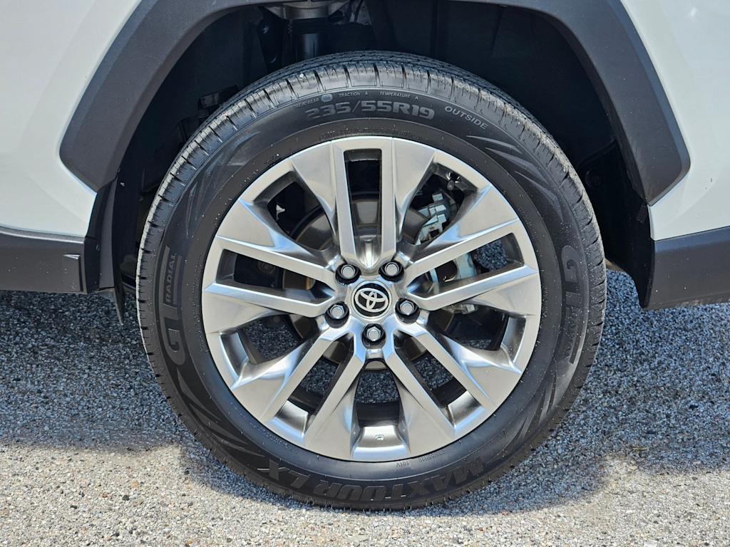 Thumbnail: 2022 Toyota RAV4 - 8
