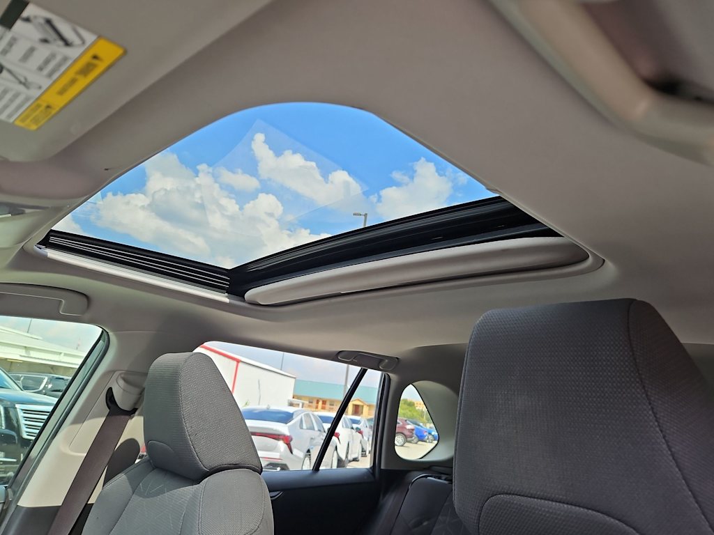 Thumbnail: 2019 Toyota RAV4 - 22