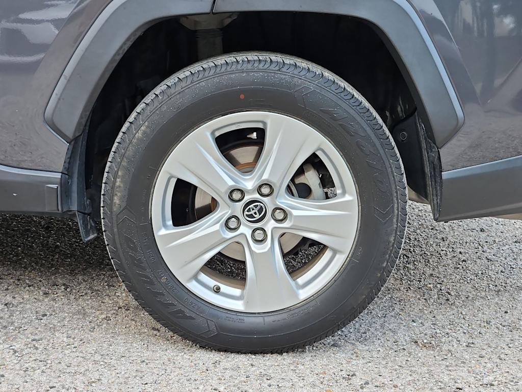 Thumbnail: 2019 Toyota RAV4 - 8