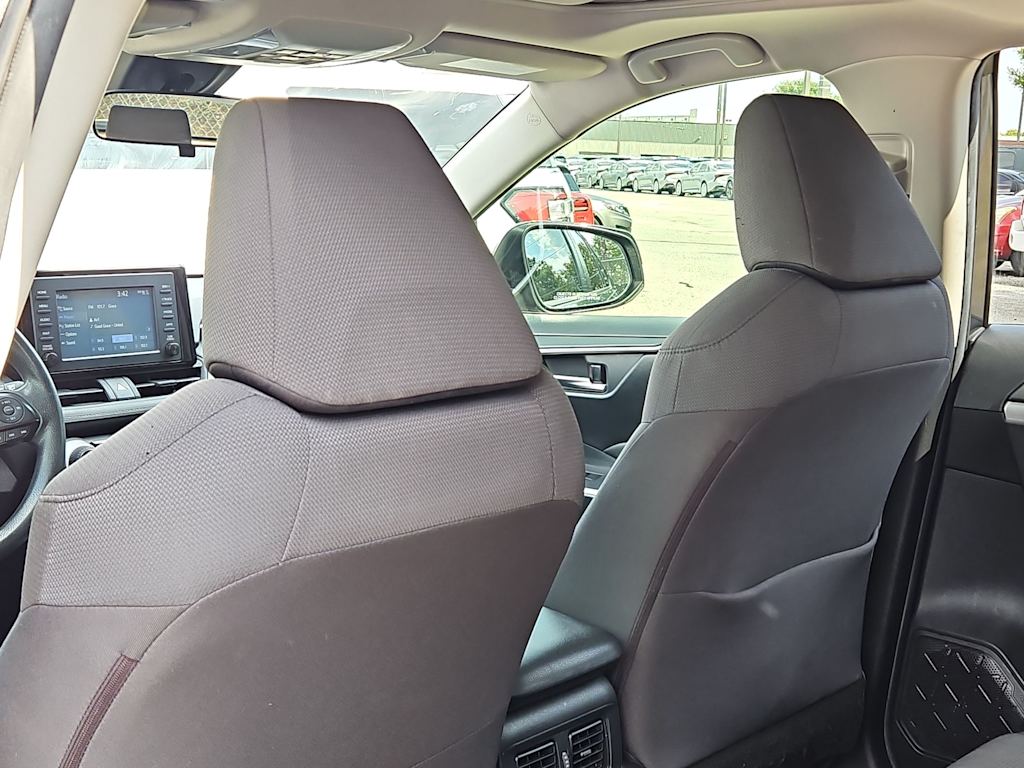 Thumbnail: 2019 Toyota RAV4 - 10