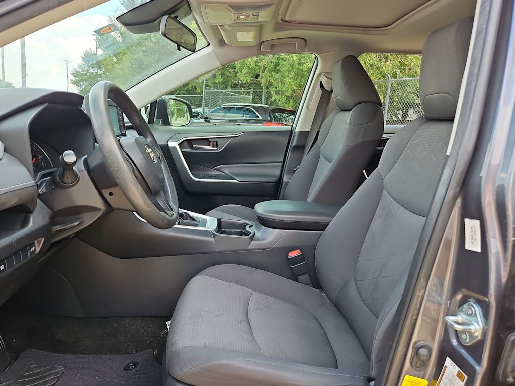 Thumbnail: 2019 Toyota RAV4 - 11
