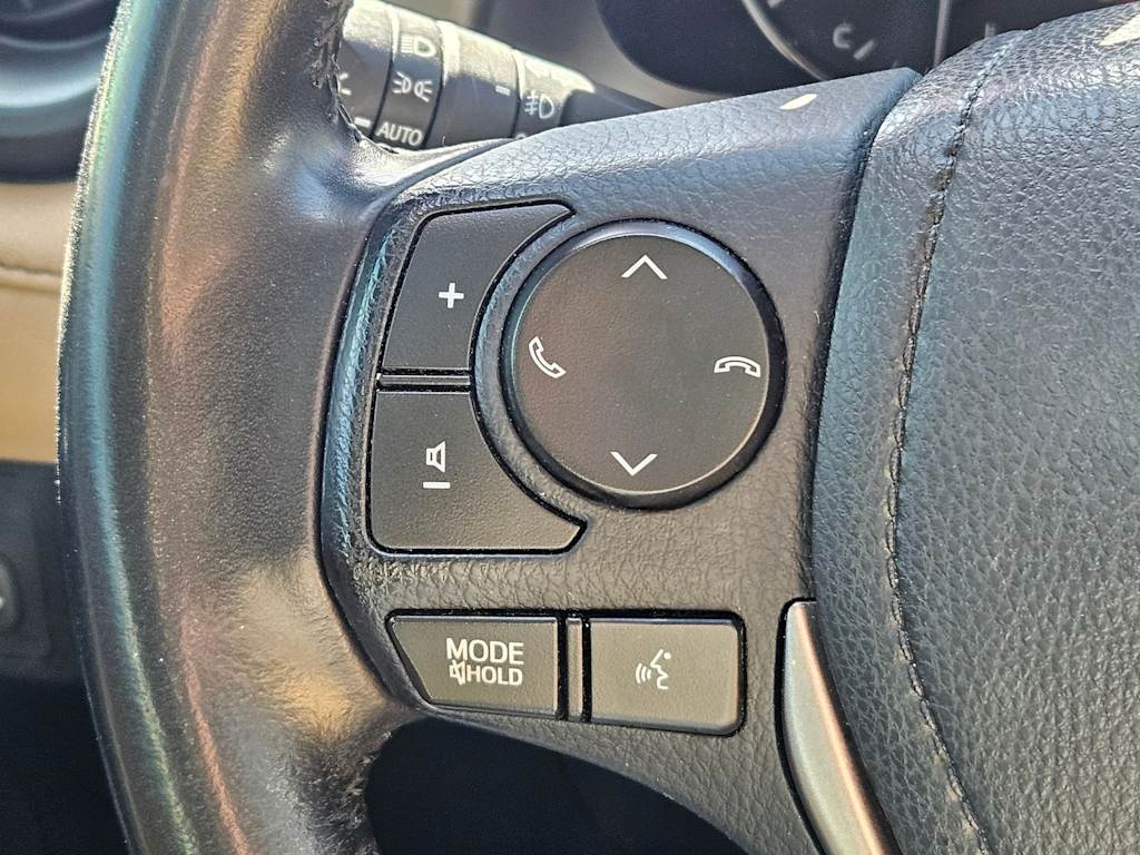 Thumbnail: 2018 Toyota RAV4 - 30