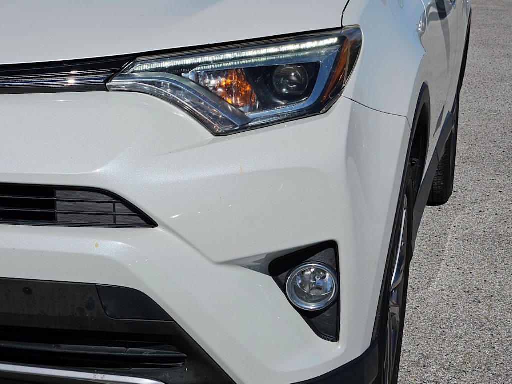 Thumbnail: 2018 Toyota RAV4 - 23