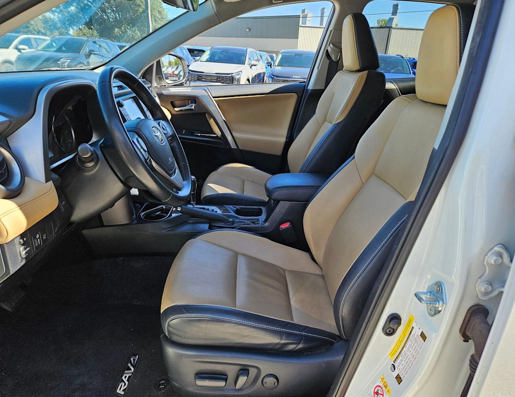 Thumbnail: 2018 Toyota RAV4 - 10