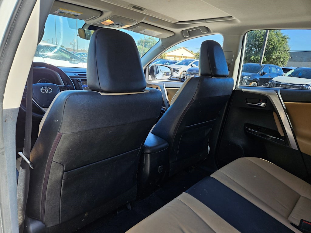 Thumbnail: 2018 Toyota RAV4 - 12