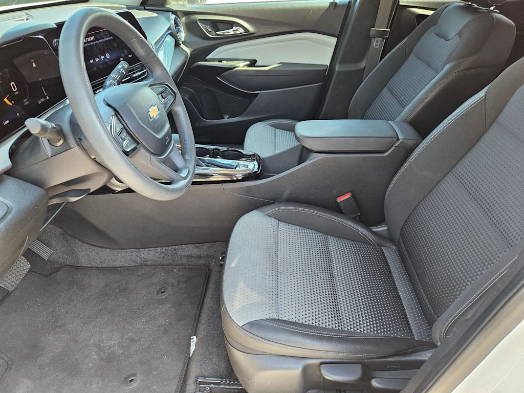 Thumbnail: 2025 Chevrolet Trax - 6