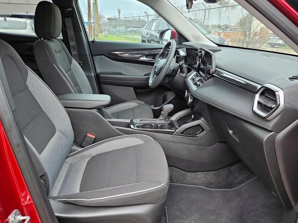 Thumbnail: 2025 Chevrolet TrailBlazer - 10