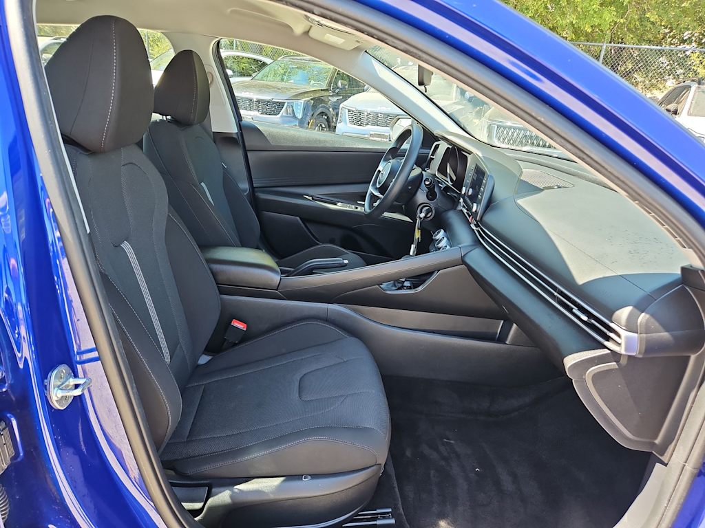 Thumbnail: 2023 Hyundai Elantra - 10