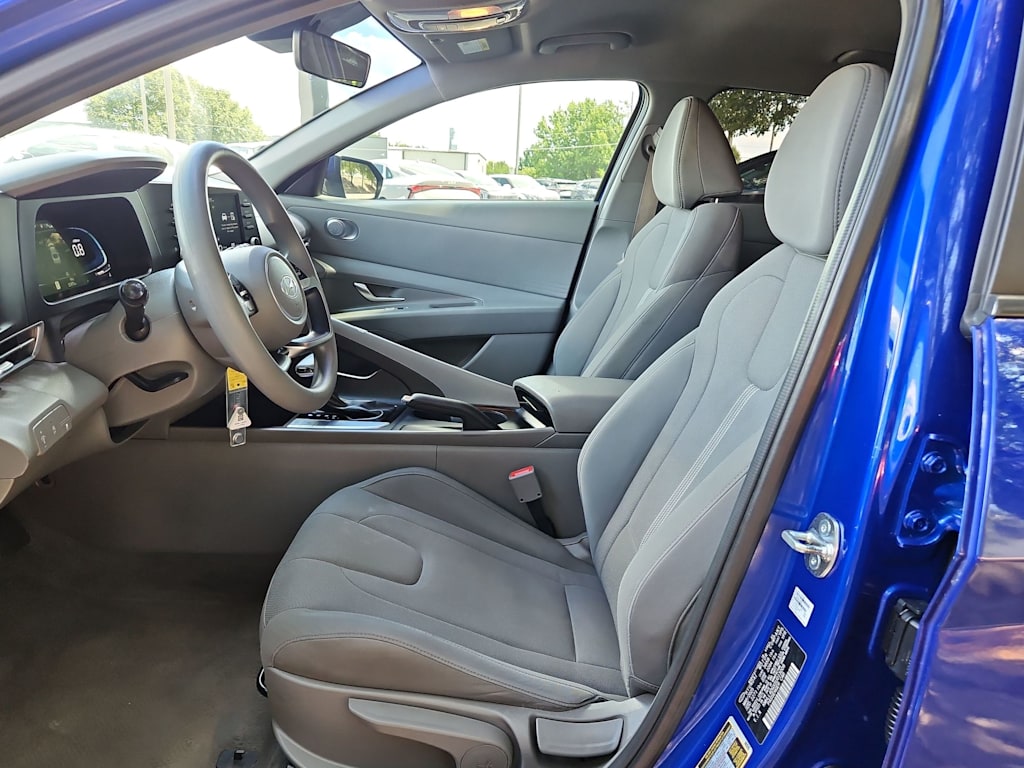 Thumbnail: 2025 Hyundai Elantra - 10