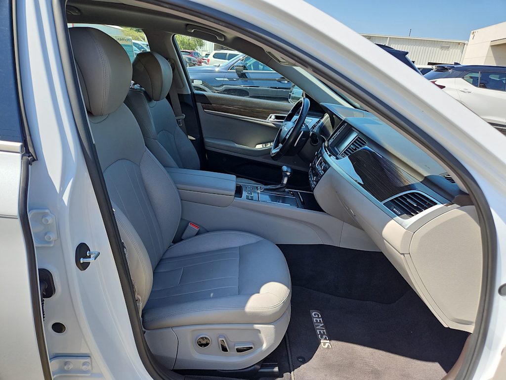Thumbnail: 2019 Genesis G80 - 29
