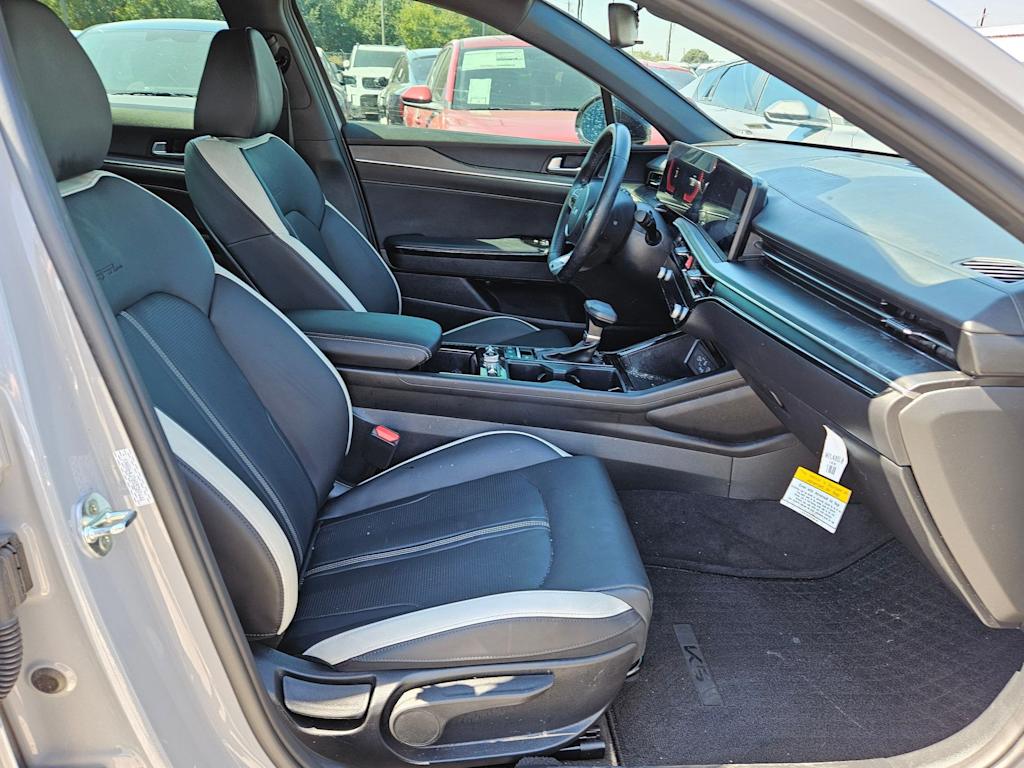 Thumbnail: 2025 Kia K5 - 10