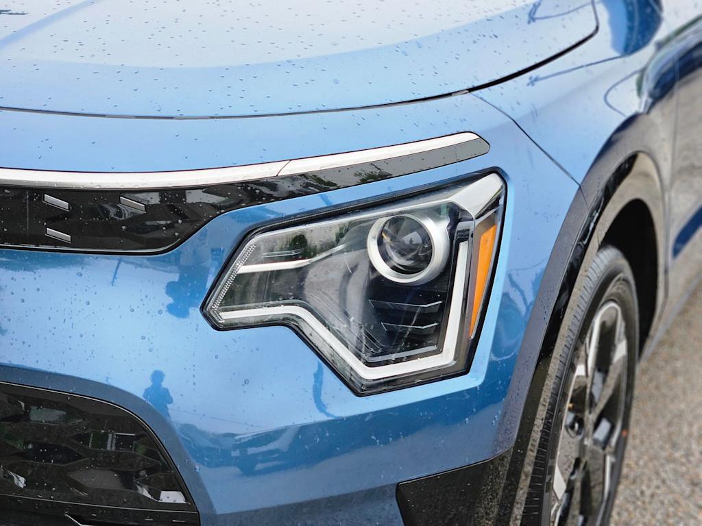 Thumbnail: 2023 Kia Niro - 20