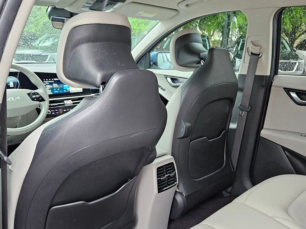 Thumbnail: 2023 Kia Niro - 11