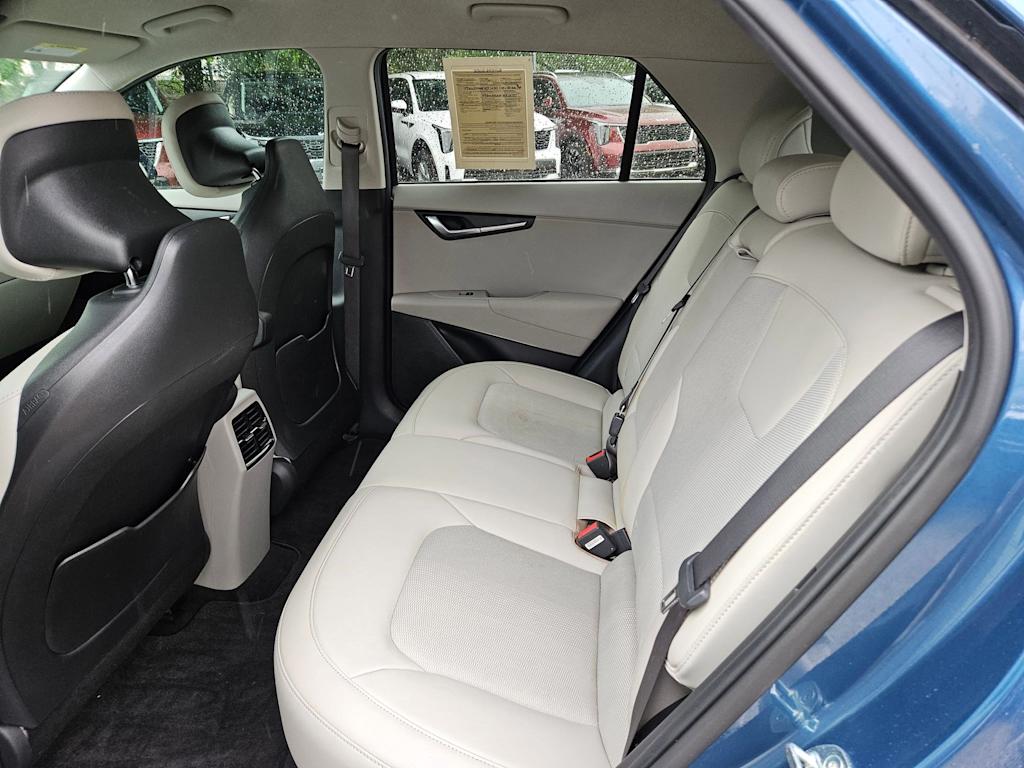 Thumbnail: 2023 Kia Niro - 21