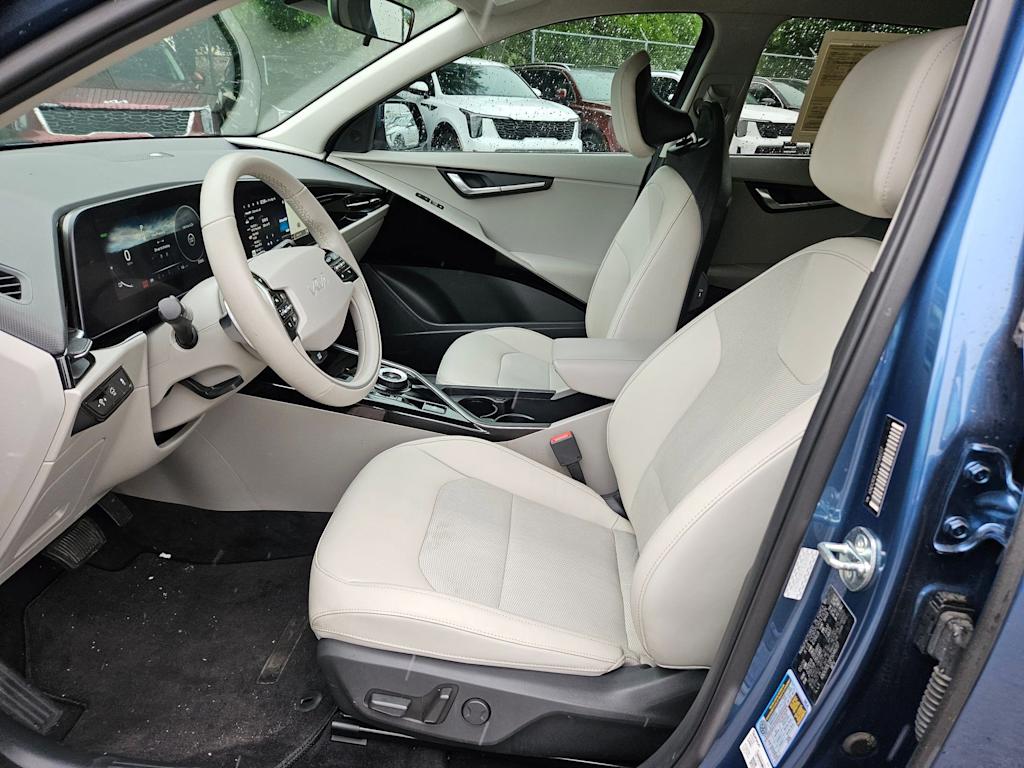 Thumbnail: 2023 Kia Niro - 10