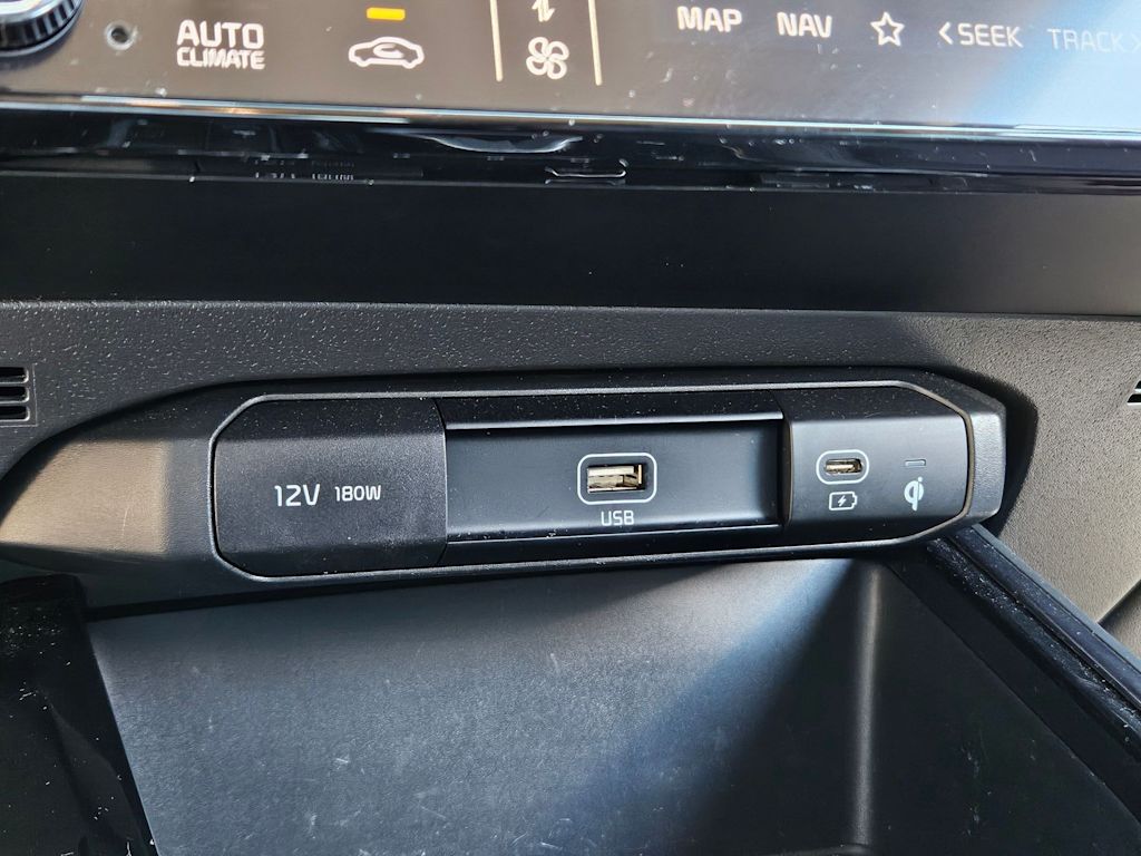 2023 Kia Niro Wind 25