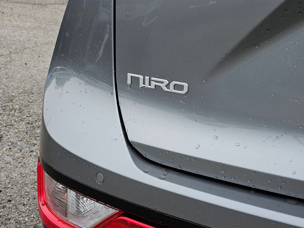 Thumbnail: 2024 Kia Niro - 7