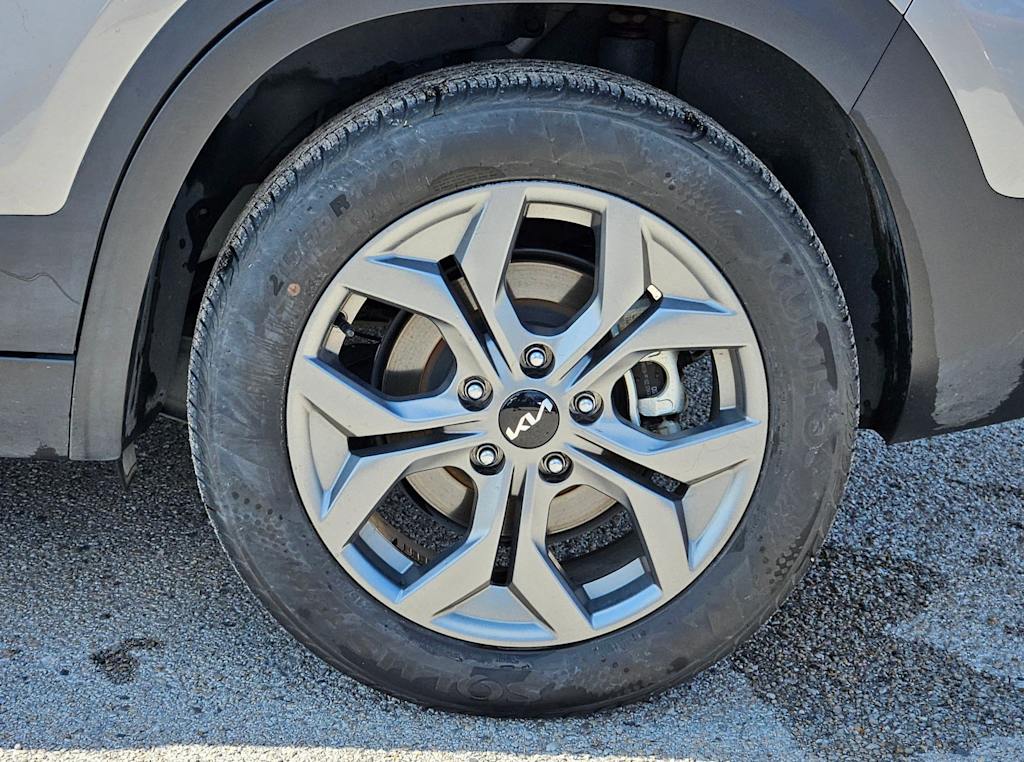 Thumbnail: 2024 Kia Seltos - 8