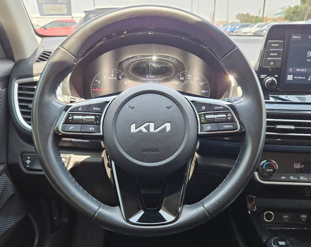 Thumbnail: 2023 Kia Seltos - 13