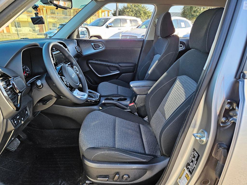 Thumbnail: 2022 Kia Soul - 10