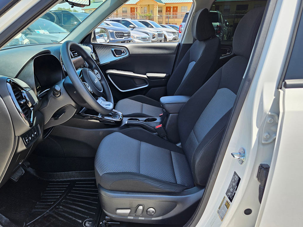 Thumbnail: 2023 Kia Soul - 9