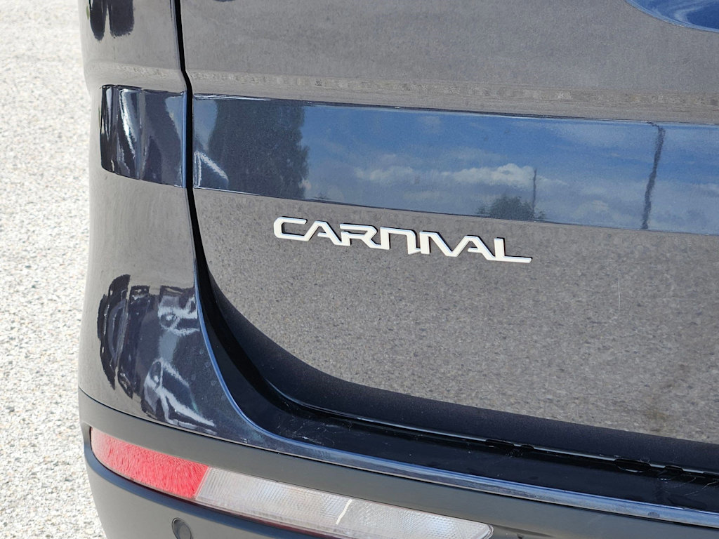 Thumbnail: 2023 Kia Carnival - 21