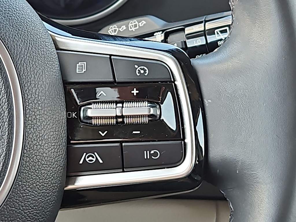 Thumbnail: 2024 Kia Carnival - 22