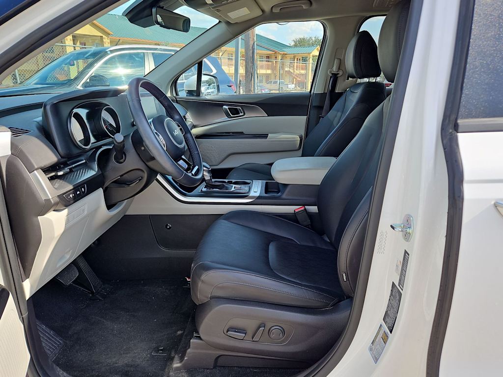 Thumbnail: 2024 Kia Carnival - 9