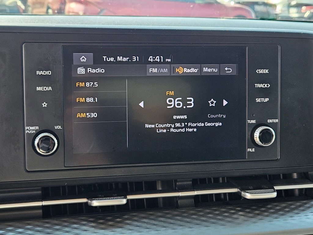 Thumbnail: 2023 Kia Carnival - 14