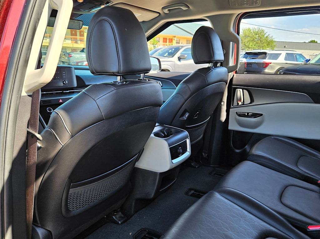 Thumbnail: 2023 Kia Carnival - 12