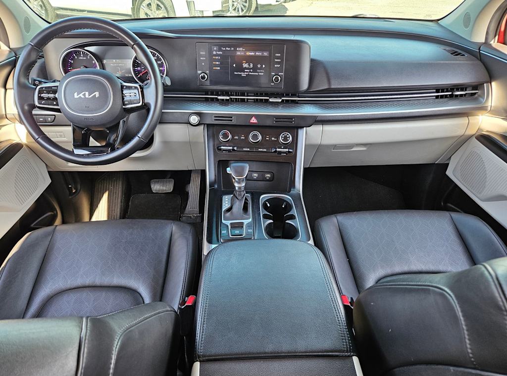 Thumbnail: 2023 Kia Carnival - 9