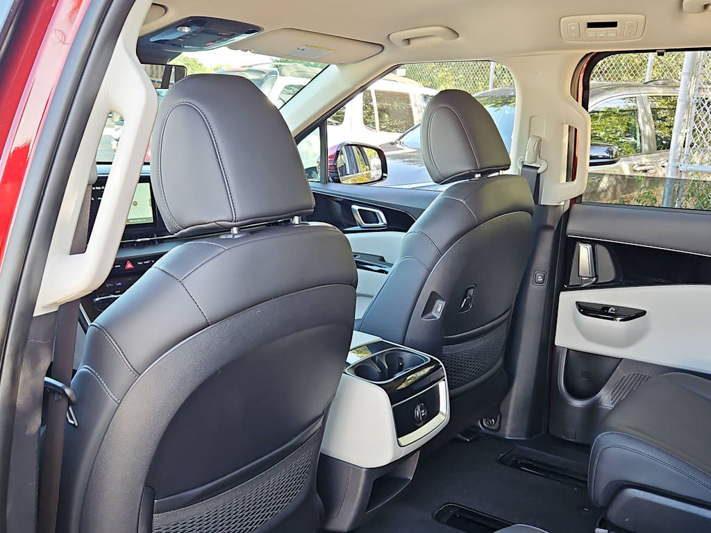 Thumbnail: 2023 Kia Carnival - 11