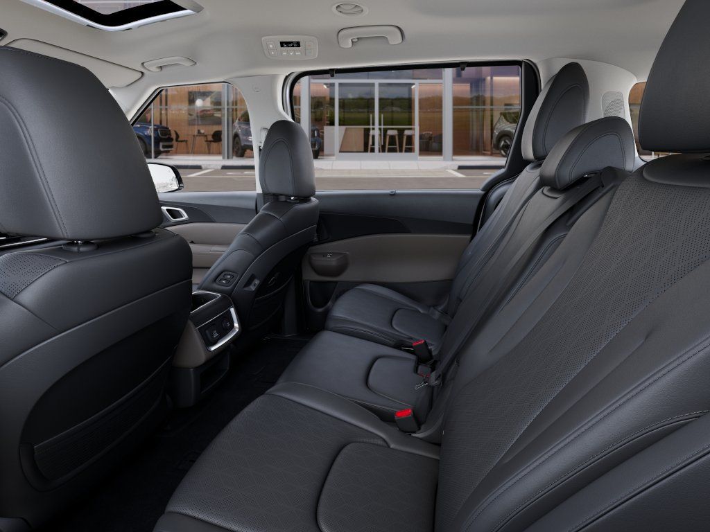 Thumbnail: 2027 Kia Carnival - 10
