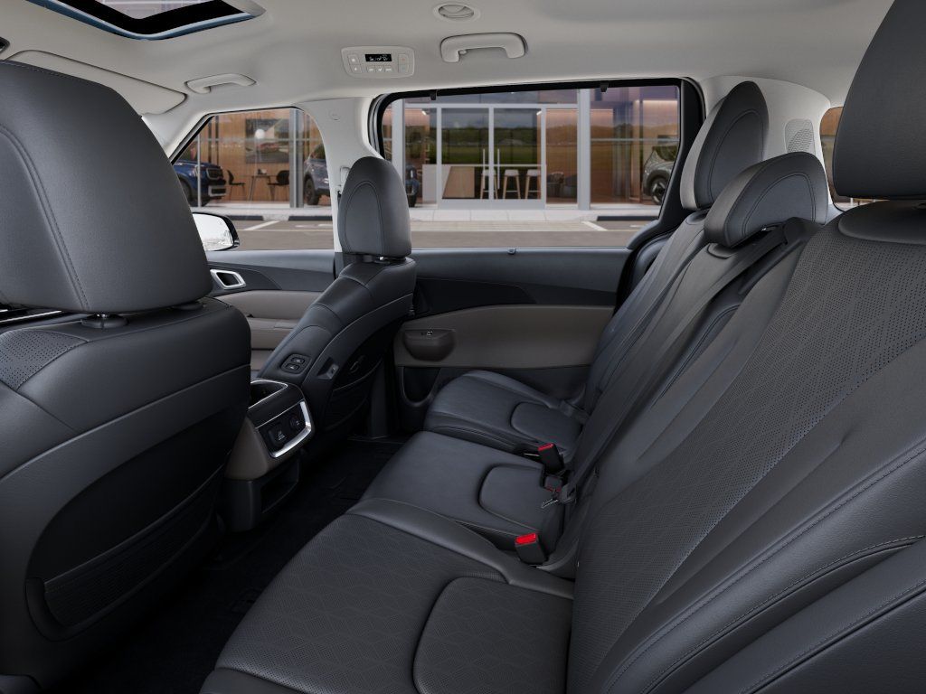 Thumbnail: 2027 Kia Carnival - 10