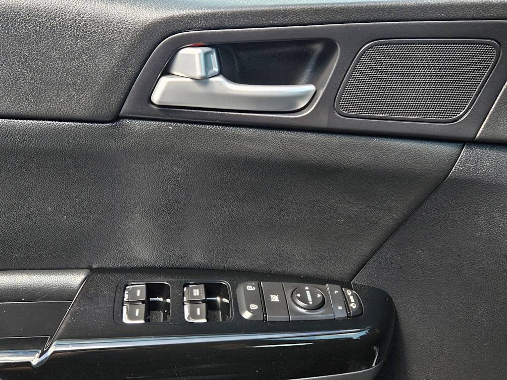 Thumbnail: 2019 Kia Sportage - 32