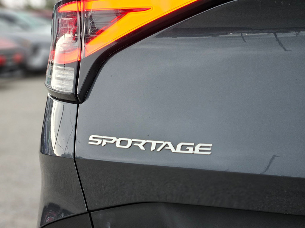 2023 Kia Sportage LX 17