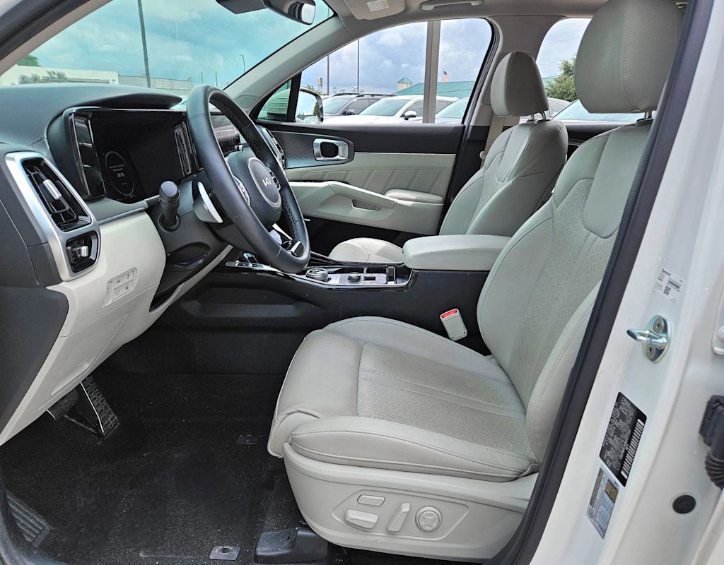 Thumbnail: 2022 Kia Sorento - 10