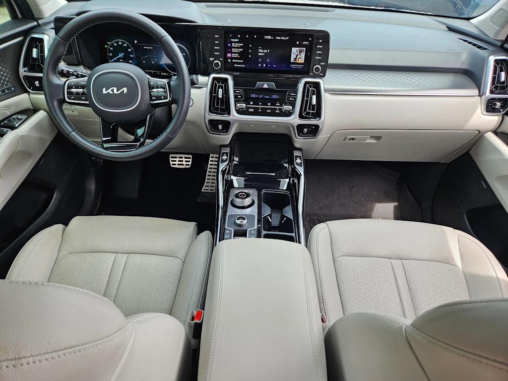 Thumbnail: 2022 Kia Sorento - 9
