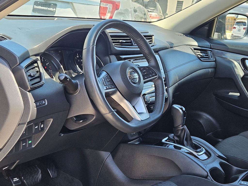 Thumbnail: 2018 Nissan Rogue - 2