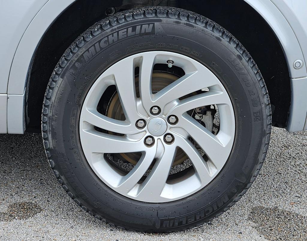 Thumbnail: 2021 Land Rover Discovery Sport - 8