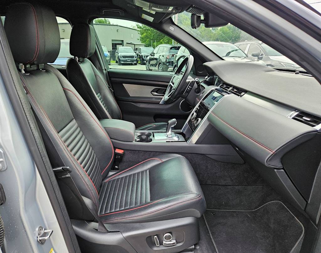 Thumbnail: 2021 Land Rover Discovery Sport - 11