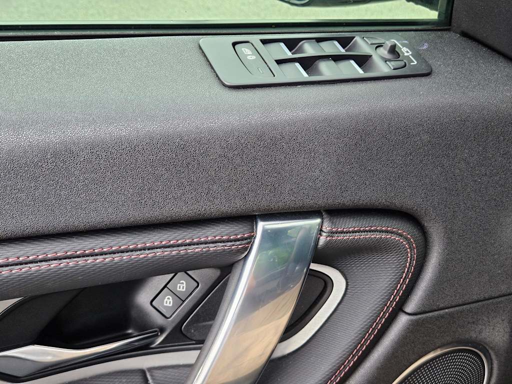 Thumbnail: 2021 Land Rover Discovery Sport - 27
