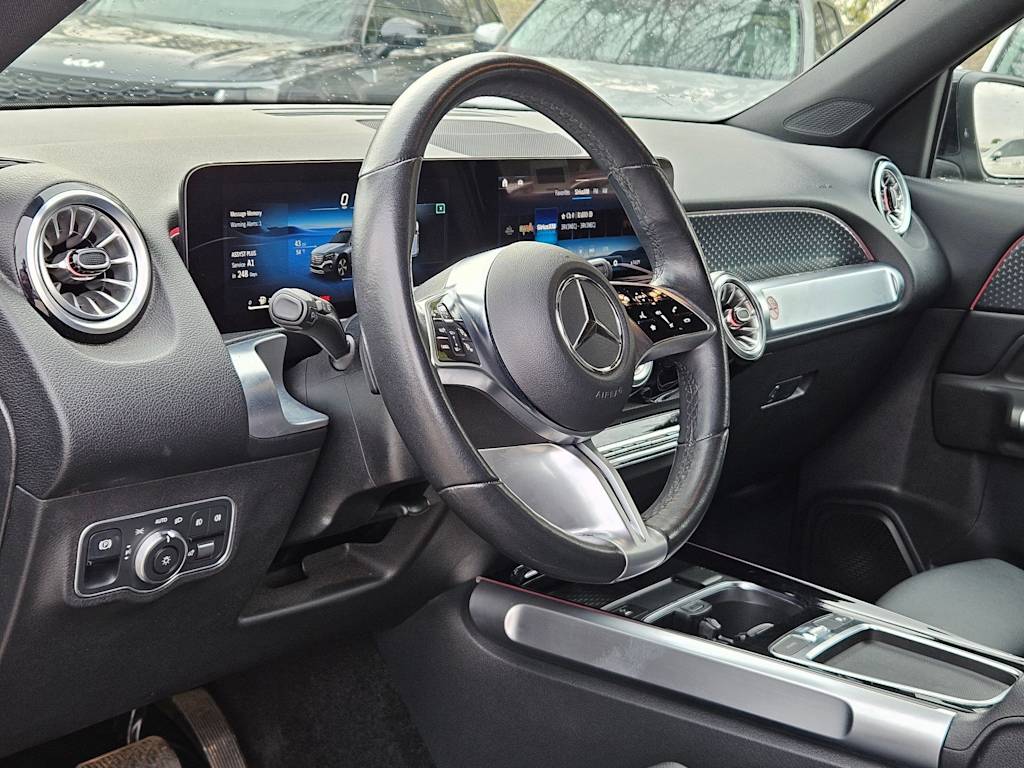 Thumbnail: 2024 Mercedes-Benz GLB - 2