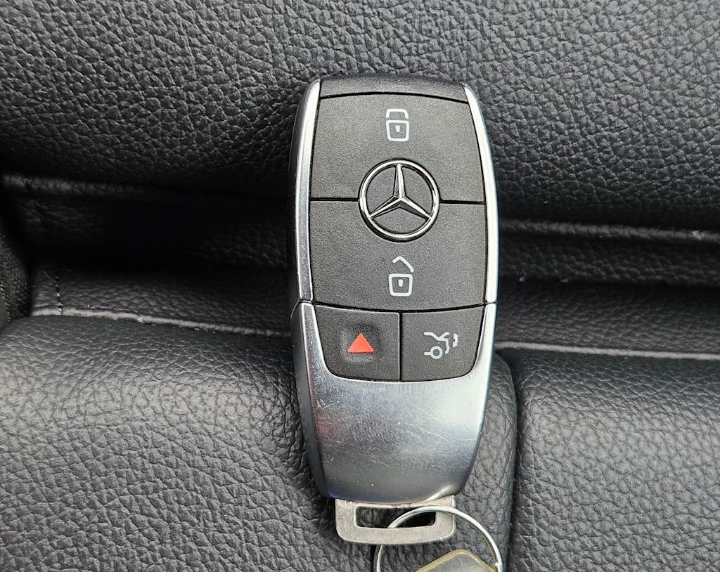 Thumbnail: 2024 Mercedes-Benz GLB - 15