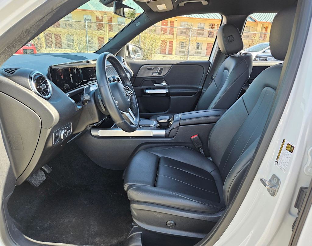 Thumbnail: 2023 Mercedes-Benz GLB - 10