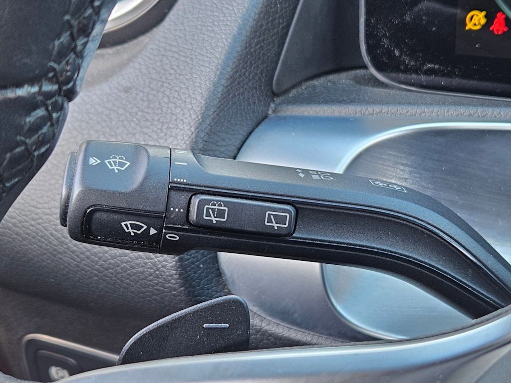 Thumbnail: 2023 Mercedes-Benz GLB - 26