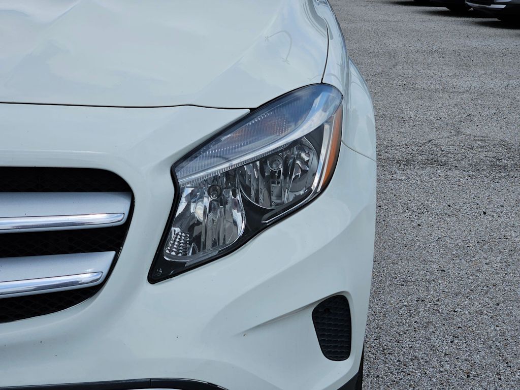 Thumbnail: 2015 Mercedes-Benz GLA - 22