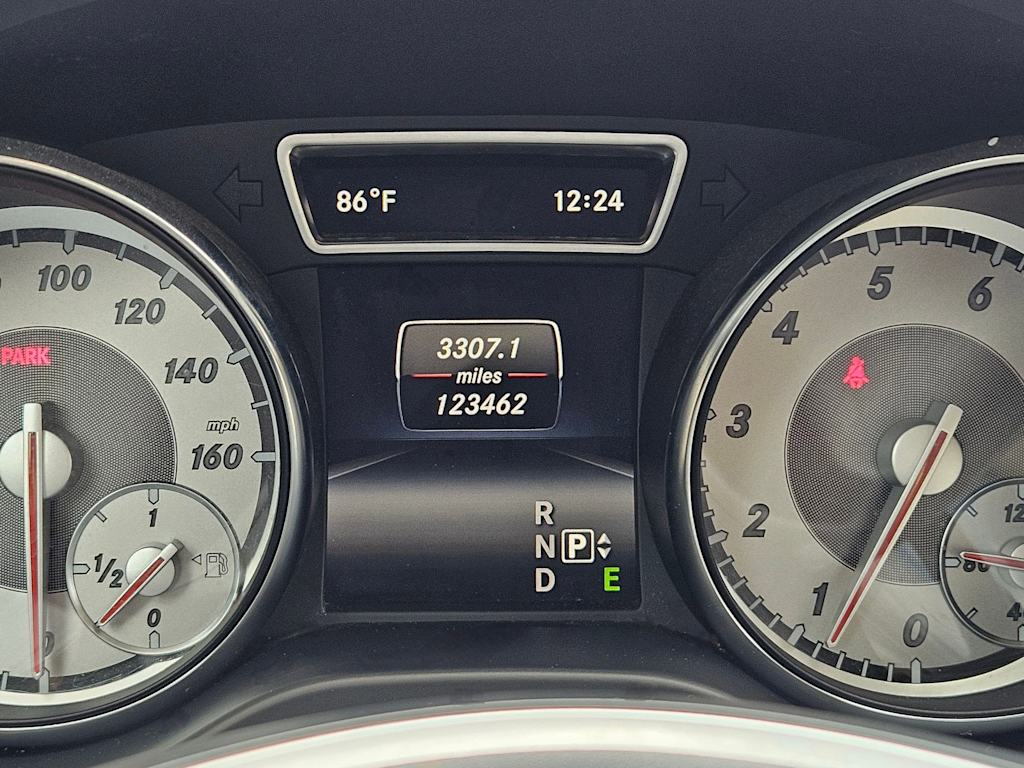 Thumbnail: 2015 Mercedes-Benz GLA - 15